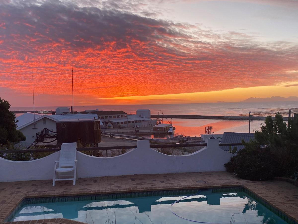 Saxon Lodge Gansbaai Exterior foto