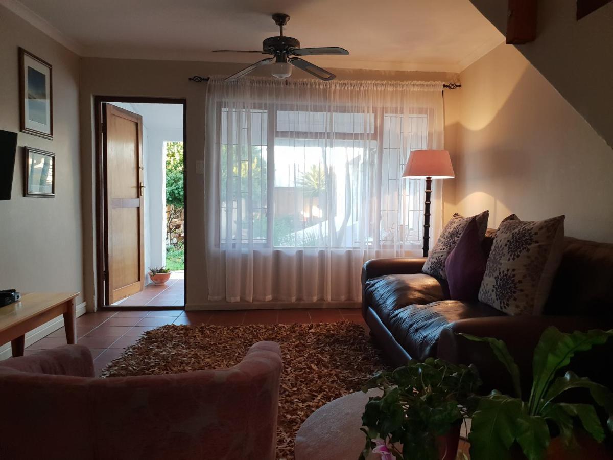 Saxon Lodge Gansbaai Exterior foto